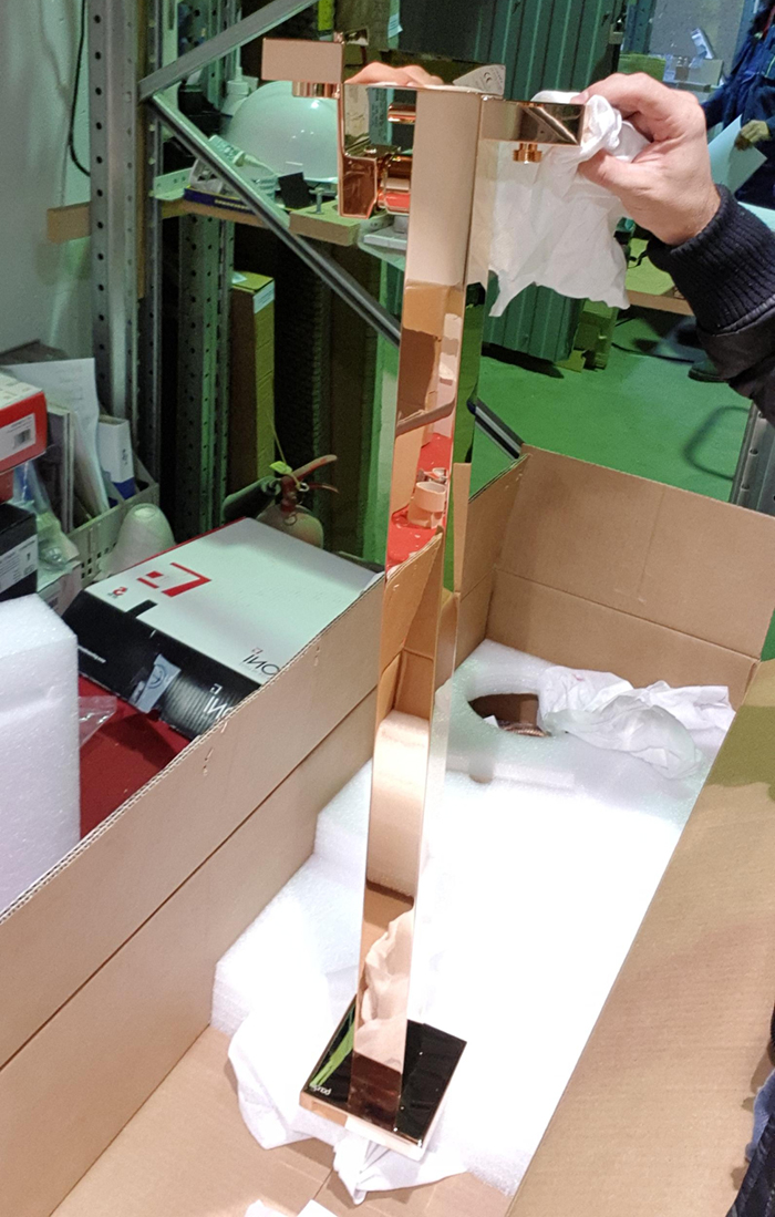 Bongio Line Смеситель напольный, излив 212 см, цвет розовое золото (уценен)