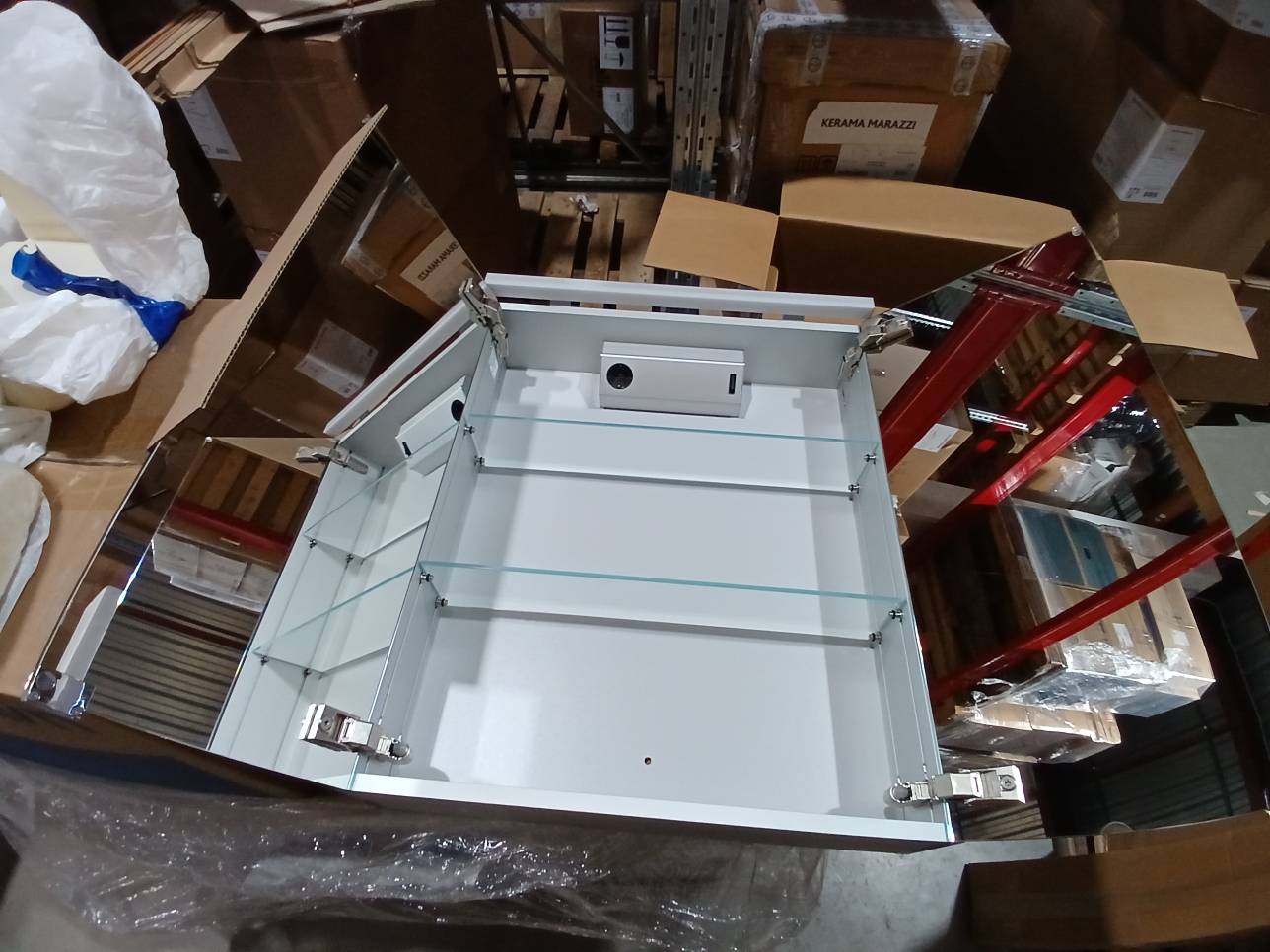 EMCO Pure Зеркальный шкаф 60x70см., LED-подсветка, 2 двери, 2 полки, розетка, без нижней подсветки
