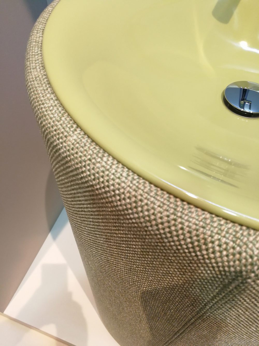Bette Lux Oval Couture Раковина 55х90 см, 1 отв., с текстильным подиумом, сталь, цвет: болотный