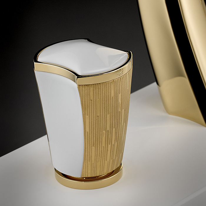 THG Infini white porcelain with gold decor Смеситель для раковины на 3 отверстия, с донным клапаном, цвет: полированное золото