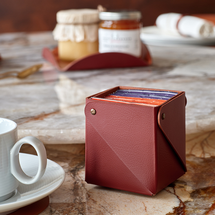 ADJ Коробочка MIU для чайных пакетов, 7x7xH8 см., цвет: бордо/коньяк