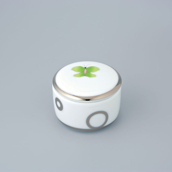 THG CAPUCINE VERT DECOR PLATINE Коробка для таблеток керамическая, круглая ø55 мм., настольная, декор платина/зеленый, цвет: белый