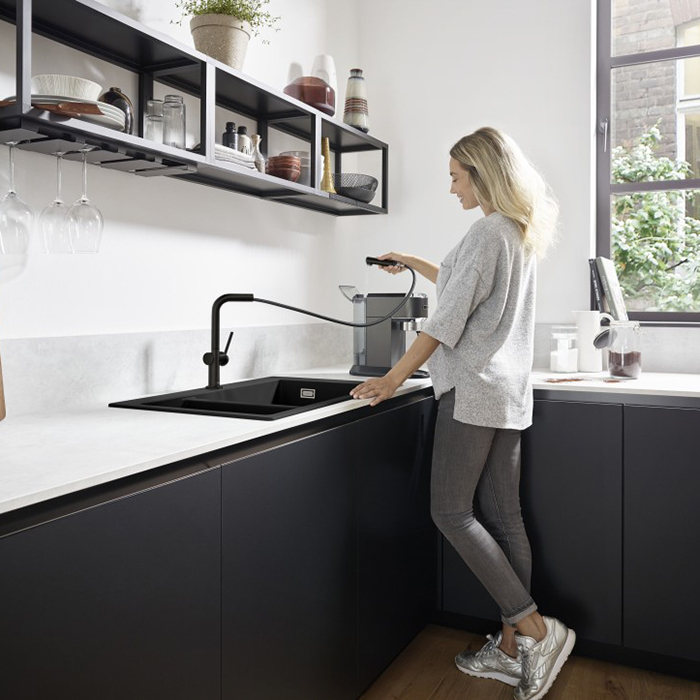 Hansgrohe Talis M54 Смеситель для кухни, 1 отв., с вытяжным изливом 1jet, цвет: черный матовый