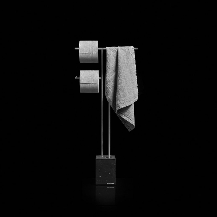 Antonio Lupi Biviocombi Стойка напольная 68.5см., с держателем туалетной бумаги, полотенце и ершиком, база из мрам Nero Marquinia satinato, цвет: Satin Steel