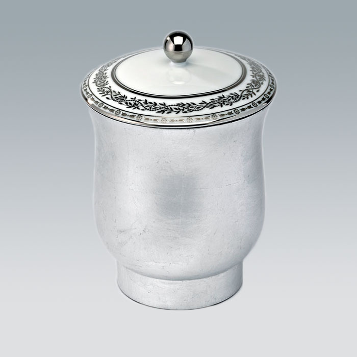 THG MARQUISE BLANC DECOR PLATINE Китайская лакированная коробка с белой керамической крышкой Ø126 мм., middle size, декор платина, цвет: серебро