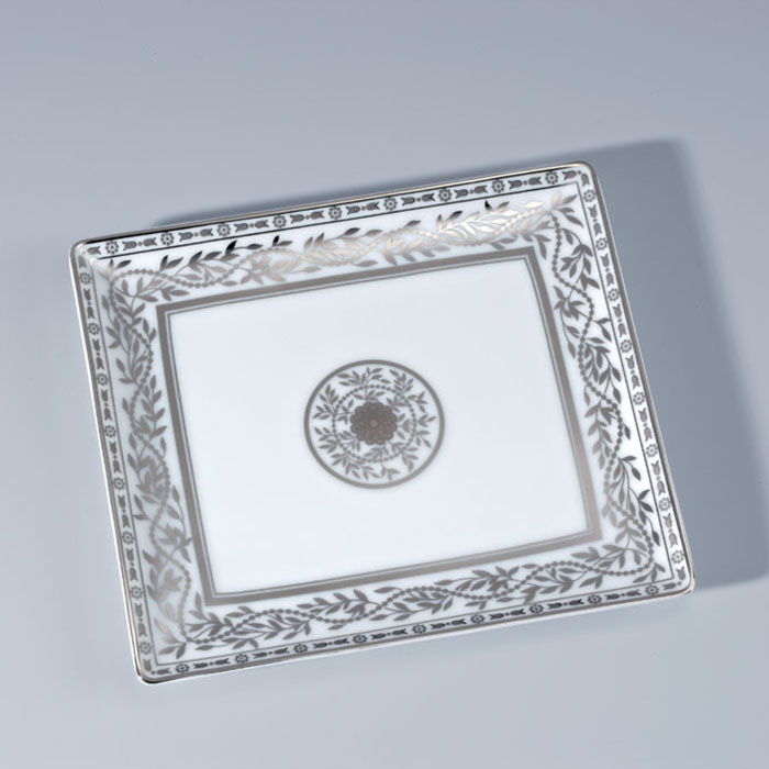 THG MARQUISE BLANC DECOR PLATINE Поднос керамический 171х154 мм., настольный, middle size, декор платина, цвет: белый