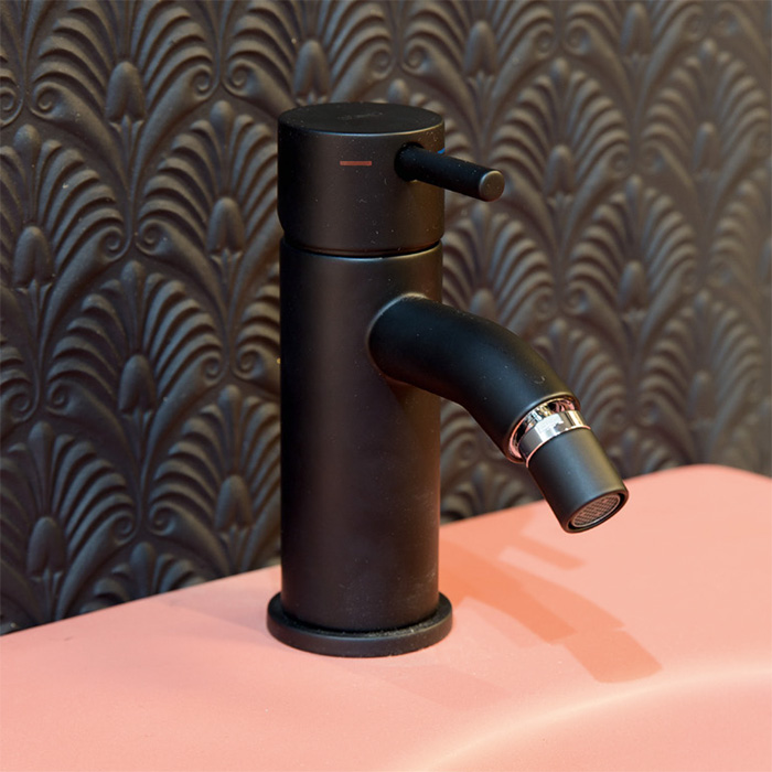 CISAL Less New Смеситель однорычажный для биде на 1 отверстие с донным клапаном, цвет: черный матовый 