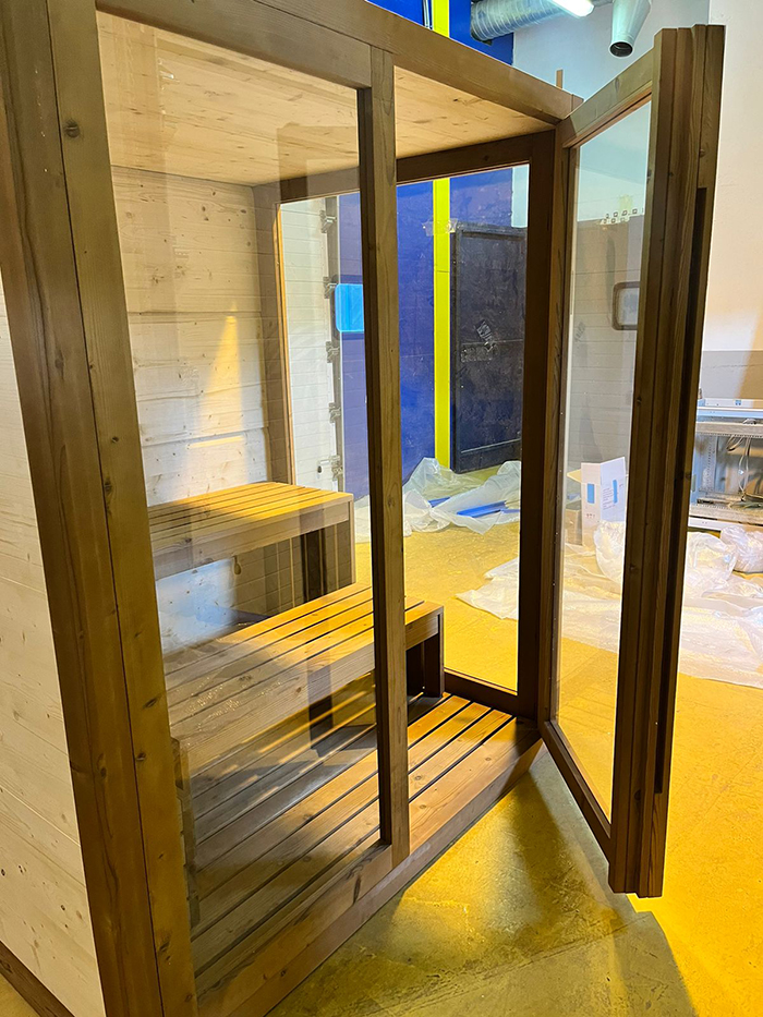 GRUPPO TREESSE AURA сауна 180х150х216Н, SX (левый вариант), подсветка, фронтальная дверь стекло/дерево