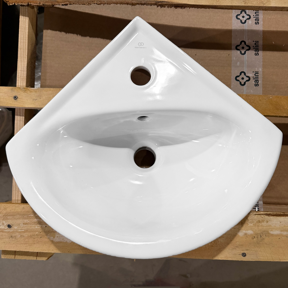 Ideal Standard Evrovit Раковина 34х34х12.5см., подвесная, 1 отв., угловая, с переливом, без крепежа, цвет: белый глянцевый
