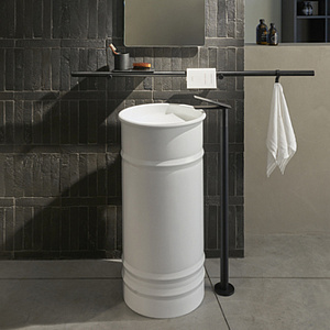 Agape Sen Напольный смеситель для ванны или напольной раковины, высота 73,7см, цвет: черный
